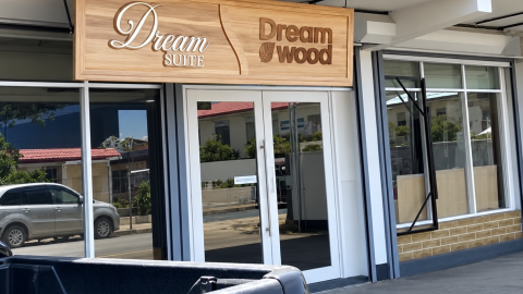DREAM WOOD & SHELVES